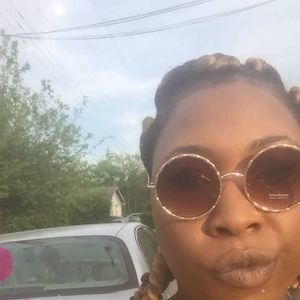 Meet your Posher, Jasmine